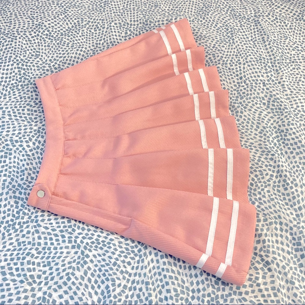 H&M Pleated Skirt - Picture 2 of 3